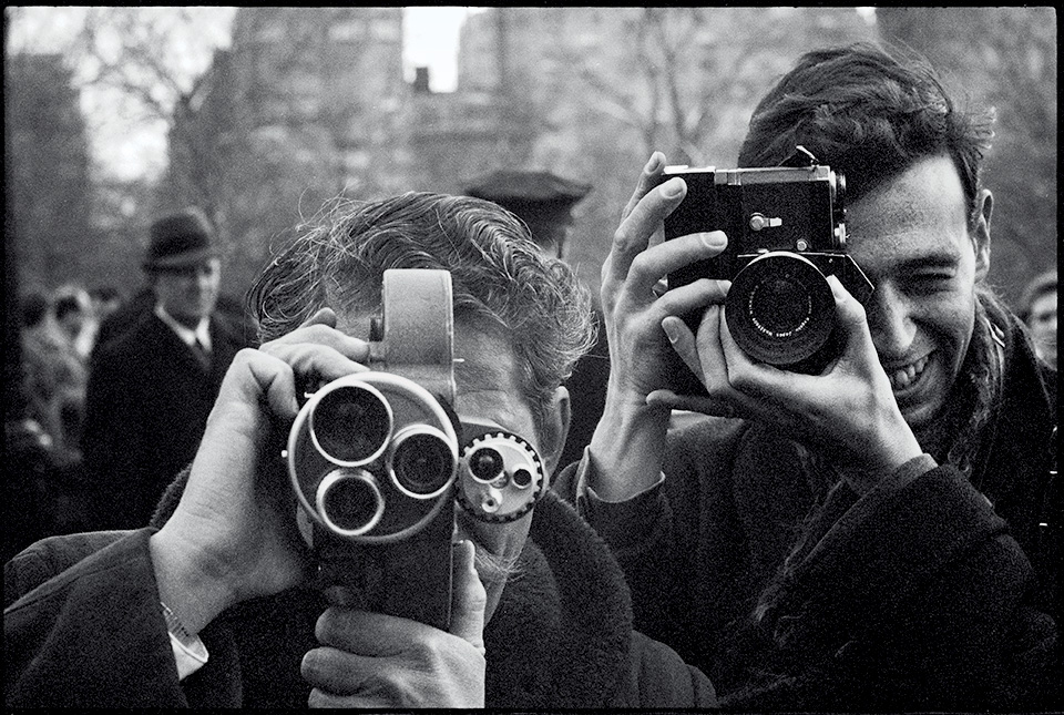 Paul McCartney, Photographes à Central Park. New York, février 1964 © 1964 Paul McCartney sous licence exclusive de MPL Archive LLP